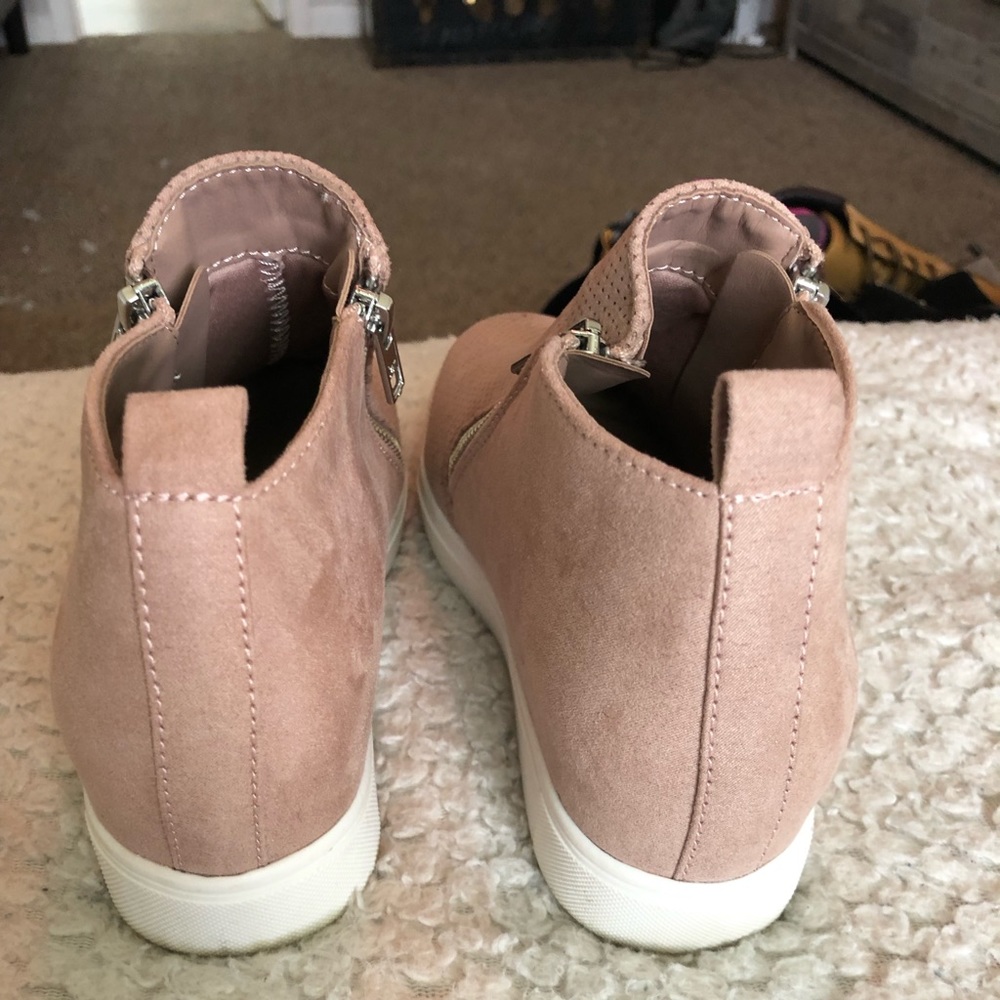 Pink slip ons